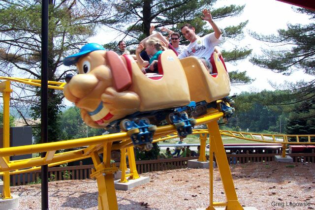 Howler, The photo from Holiday World