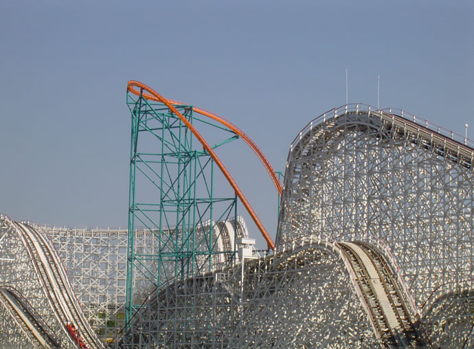 Colossus photo from Six Flags Magic Mountain