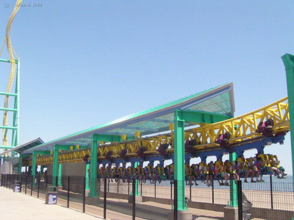 Wicked Twister photo from Cedar Point