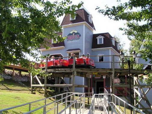 Raven photo from Holiday World