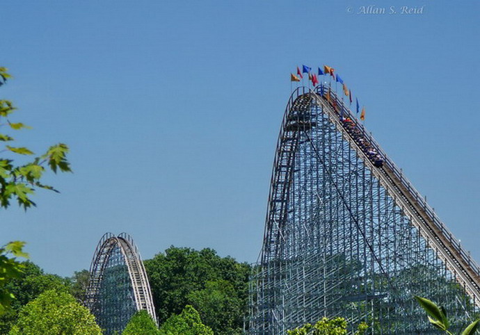 Voyage, The photo from Holiday World