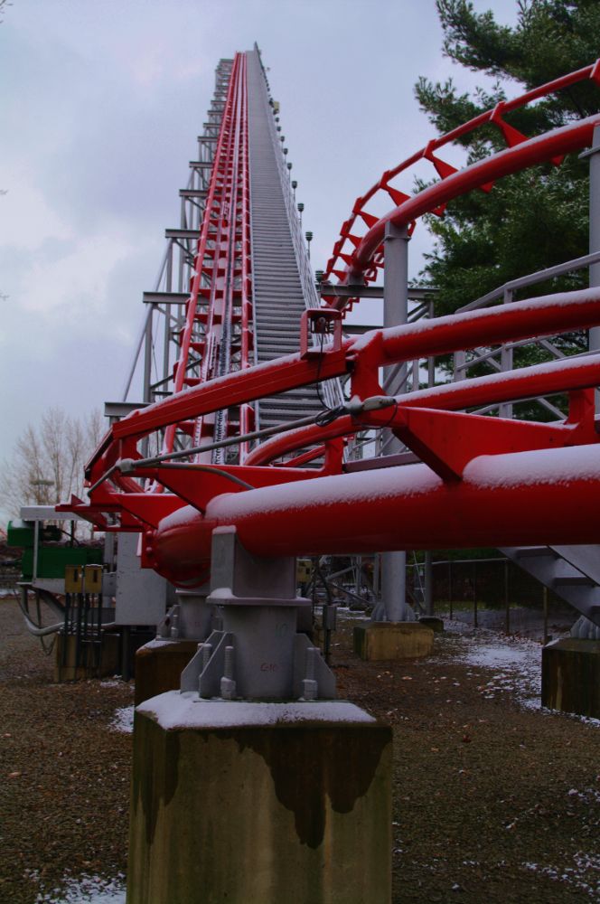 Sunset on top of Magnum XL-200 : r/rollercoasters