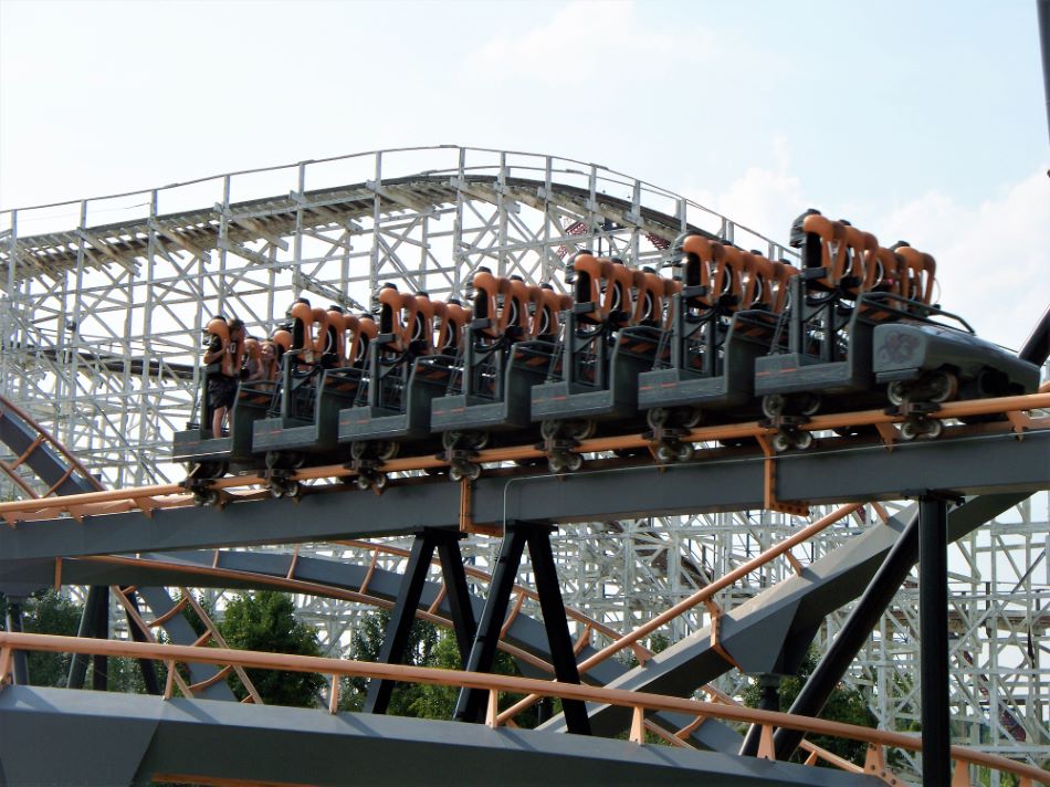 Apocalypse photo from Six Flags America CoasterBuzz