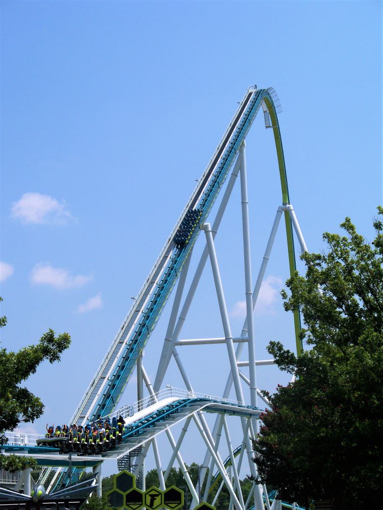 Fury 325 : Fury 325 is Creating Buzz at Carowinds / Fury 325 is north ...