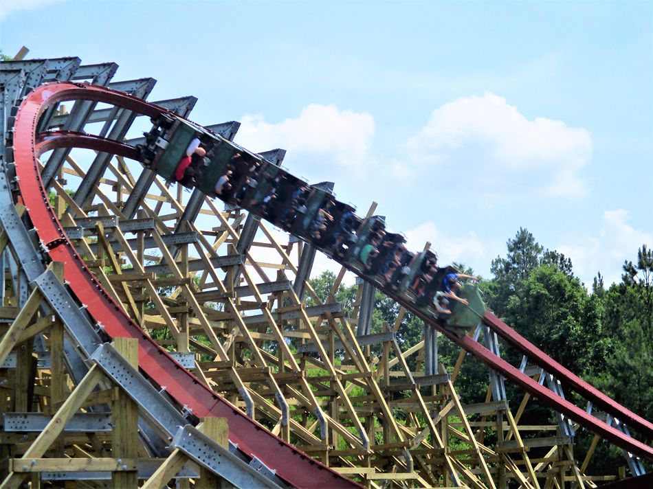 Twisted Timbers photo from Kings Dominion - CoasterBuzz