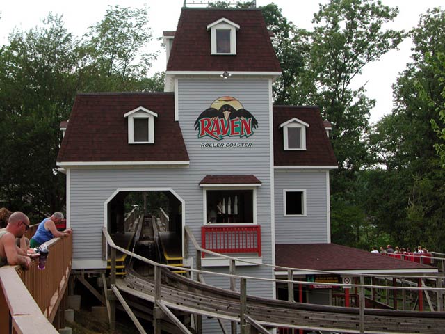 Raven photo from Holiday World