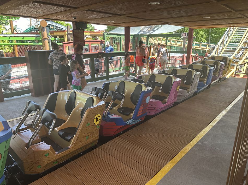 Snoopy's Soap Box Racers photo from Kings Island
