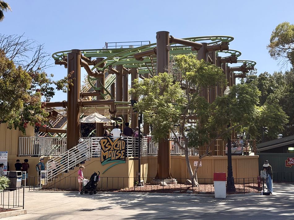 Psycho Mouse photo from California's Great America